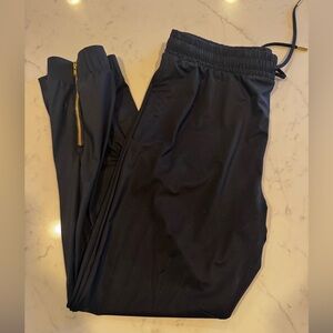 Zyia Everywhere Zipper Jogger